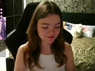 Nicolemeew Chaturbate stream image from January 17, 2025