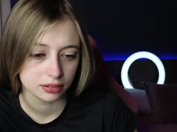 Carolinaares Chaturbate stream image from January 17, 2025