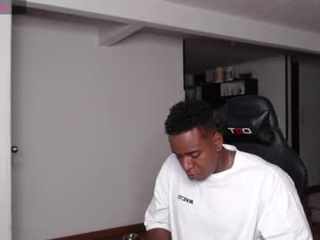 Rogger_Physique Chaturbate stream image from January 17, 2025