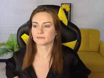 Redlunaa Chaturbate stream image from January 17, 2025