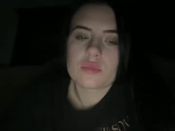 Briellebella Chaturbate stream image from January 17, 2025