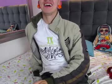 Damianmosth Chaturbate stream image from January 17, 2025