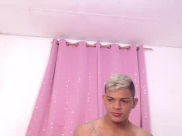 Denzel_Smith04 Chaturbate stream image from January 17, 2025