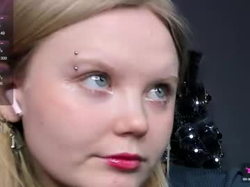 Essie_Fanning Chaturbate stream image from January 17, 2025
