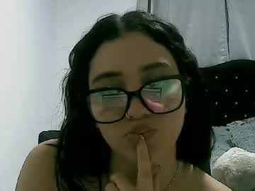 Lunaa_Sub Chaturbate stream image from January 17, 2025