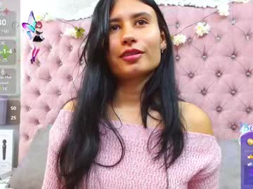 Nayecloud Chaturbate stream image from January 17, 2025