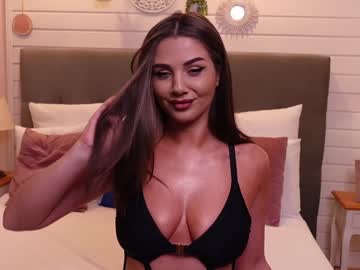 Linareese Chaturbate stream image from January 17, 2025