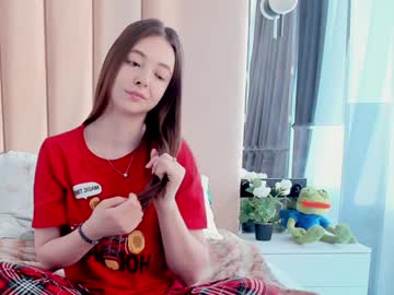 Neldafrake Chaturbate stream image from January 17, 2025