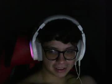 Eddysitouwu Chaturbate stream image from January 17, 2025