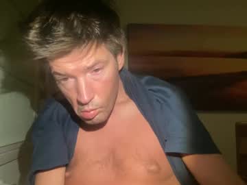 Jeanslov Chaturbate stream image from January 17, 2025