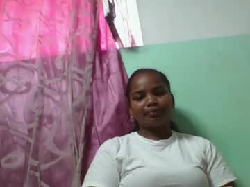 Juliah02 Chaturbate stream image from January 17, 2025