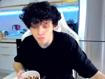 Matty4naughty Chaturbate stream image from January 17, 2025