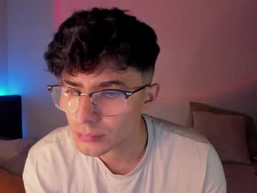 Moscov_ Chaturbate stream image from January 17, 2025