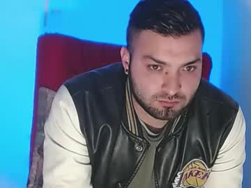 Robert_Leroy Chaturbate stream image from January 17, 2025