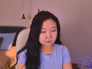 Xxxpruniaa Chaturbate stream image from January 17, 2025