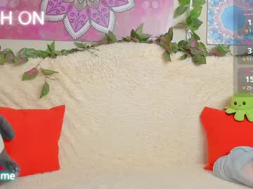 Crazyteeen Chaturbate stream image from January 17, 2025
