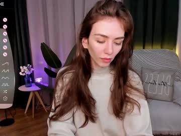 Lynettesky Chaturbate stream image from January 17, 2025