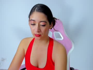Meganwhite_3 Chaturbate stream image from January 17, 2025
