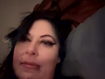 Xlyndsiex Chaturbate stream image from January 17, 2025
