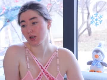 Emmasn0w Chaturbate stream image from January 17, 2025