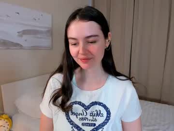 Flairbeeson Chaturbate stream image from January 17, 2025