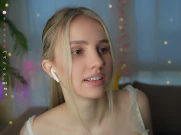 Fluffy_Angel Chaturbate stream image from January 17, 2025