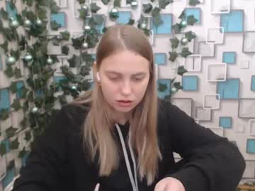 Klerkarina Chaturbate stream image from January 17, 2025