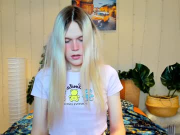 Auroralitta Chaturbate stream image from January 17, 2025