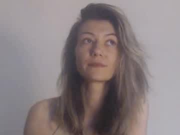 Deelightfull Chaturbate stream image from January 17, 2025