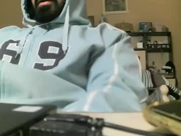 Hugeveiny Chaturbate stream image from January 17, 2025