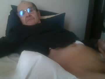 Pichoun71 Chaturbate stream image from January 17, 2025