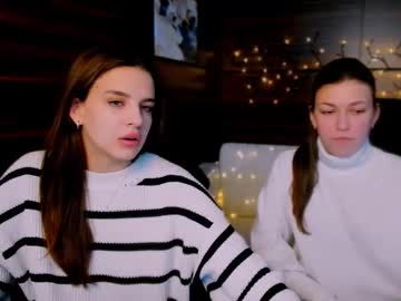 Eveline_Max Chaturbate stream image from January 17, 2025