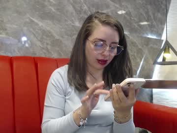 _Isaabellaa Chaturbate stream image from January 17, 2025