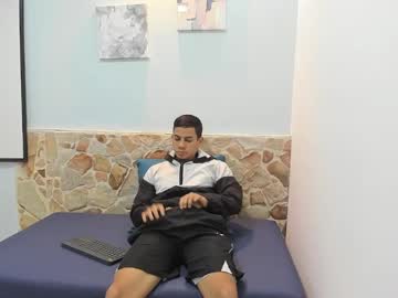 Kevin_Hott19 Chaturbate stream image from January 17, 2025