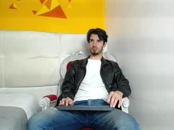 Liamluxe Chaturbate stream image from January 17, 2025