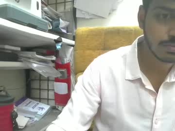Robertsalia220 Chaturbate stream image from January 17, 2025