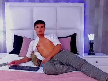 Cristophergrey_ Chaturbate stream image from January 17, 2025