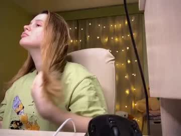 Fairyilona Chaturbate stream image from January 17, 2025