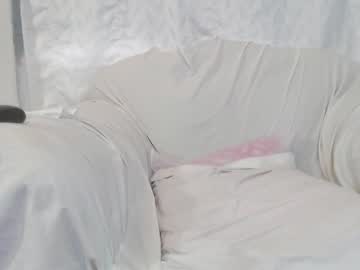 Keutipleany Chaturbate stream image from January 17, 2025