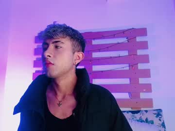 Noah_Xitruxx Chaturbate stream image from January 17, 2025