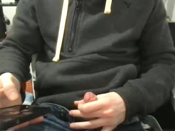 Baddersguy13 Chaturbate stream image from January 17, 2025
