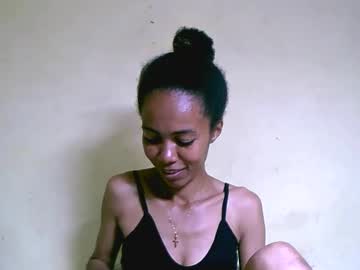 Caroline151047 Chaturbate stream image from January 17, 2025