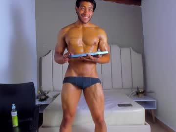 Troyy_Lee Chaturbate stream image from January 17, 2025