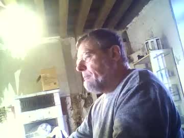 Vyrisyl0 Chaturbate stream image from January 17, 2025