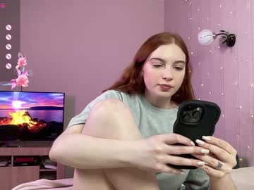Cinnabongirls Chaturbate stream image from January 17, 2025