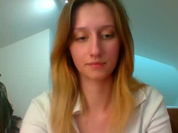 Luna_Xsensual Chaturbate stream image from January 17, 2025