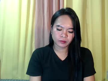 Prettylexxxa Chaturbate stream image from January 17, 2025