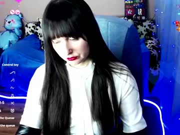 Sweetsunnymila Chaturbate stream image from January 17, 2025