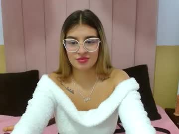 Violetalittlee Chaturbate stream image from January 17, 2025