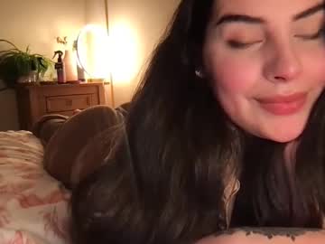 Chloekittenuk Chaturbate stream image from January 17, 2025